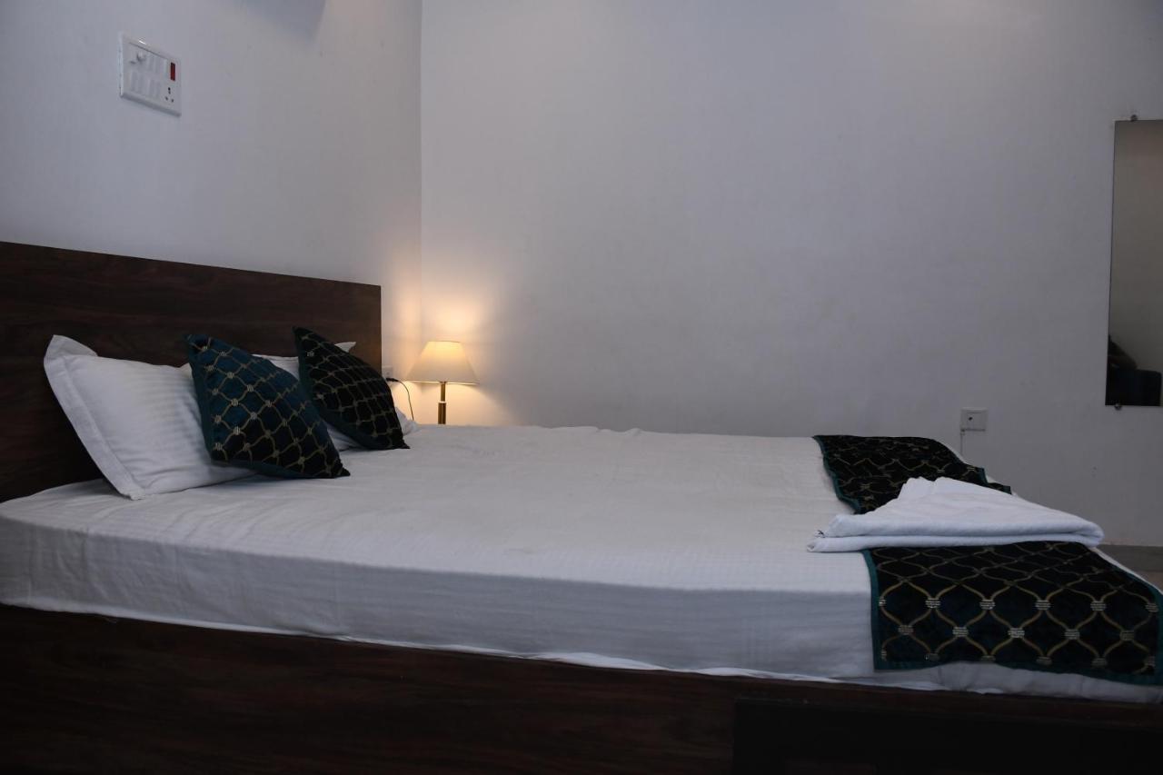 Hotel Vista Palace Patna  Kültér fotó