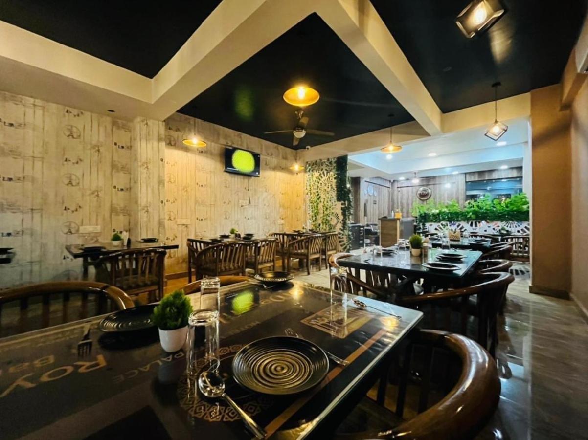 Hotel Vista Palace Patna  Kültér fotó
